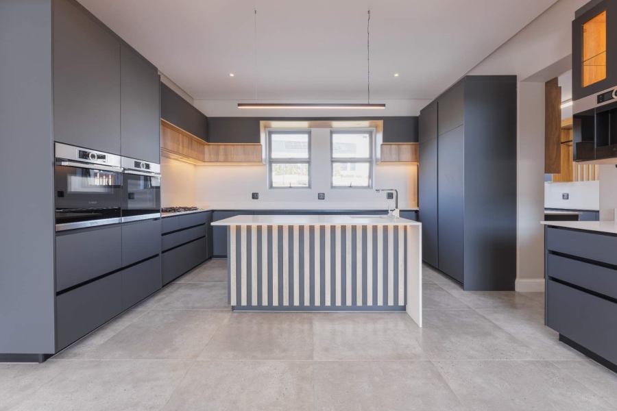 4 Bedroom Property for Sale in Kingswood Golf Estate Western Cape